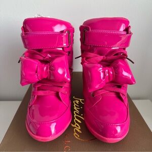 Privileged By J.C Dossier Pink Bow Wedge Sneakers Size 7.5 New In Box